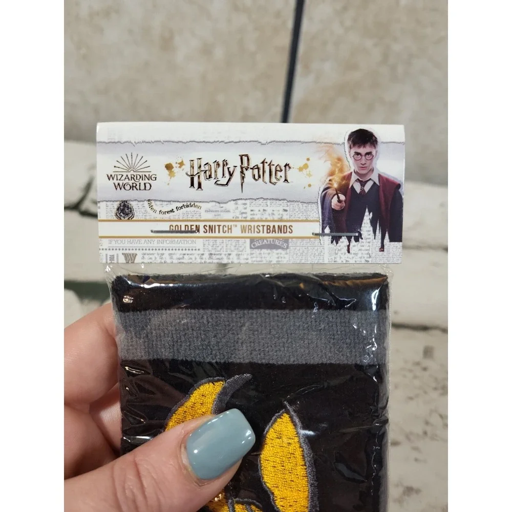 Harry Potter Golden Snitch Wristbands‎ Wizarding World NEW